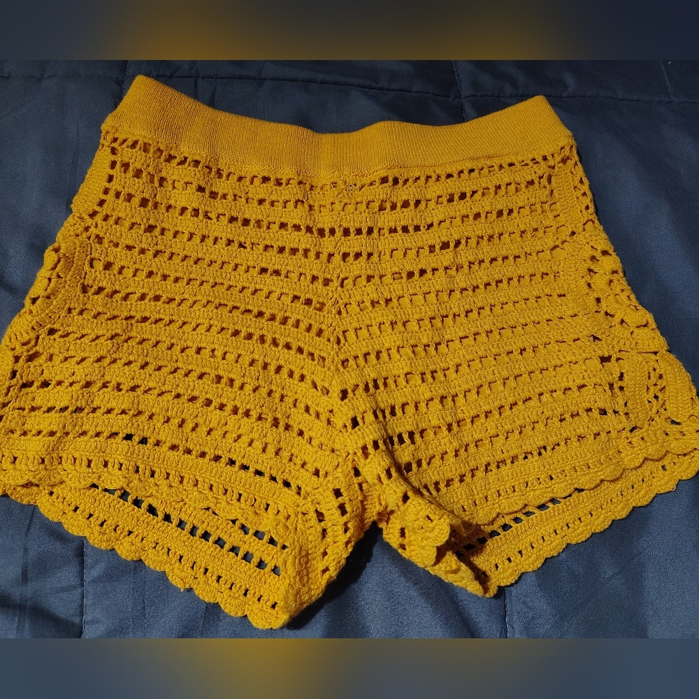 Forever 21 Crochet Shorts Yellow Gold Size Medium